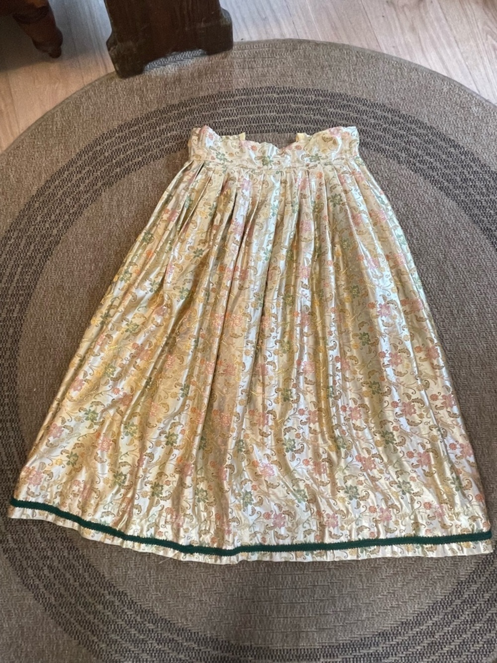 vintage brocade jacquard midi skirt floral pattern with metallic thread accents - Picture 2 of 16